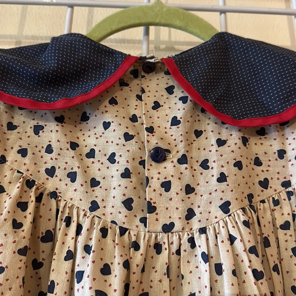 Girls Vintage Jill Lynn Heart Pattern Dress with Bib Collar - Picture 7 of 7